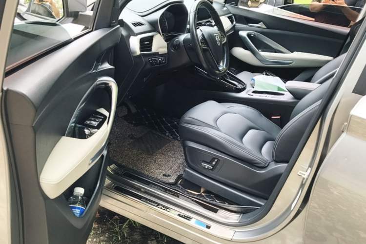 Used Baojun 530 2018 1.5T DCT Flagship Version China V Emission Standard Driver Seat