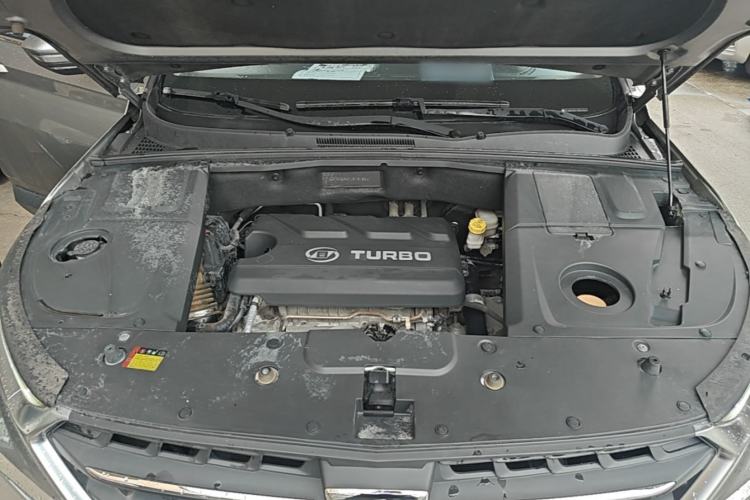 Used Baojun 530 2018 1.5T DCT Flagship Version China V Emission Standard Engine Bay