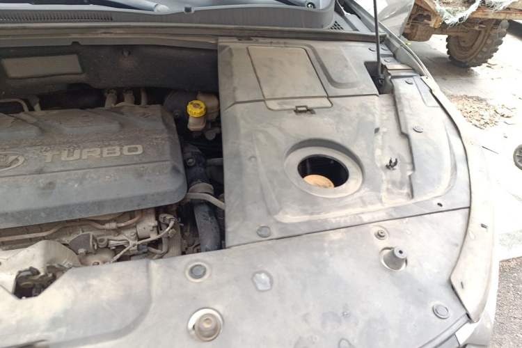 Used Baojun 530 2018 1.5T Manual Prestige Version China V Engine Bay Left