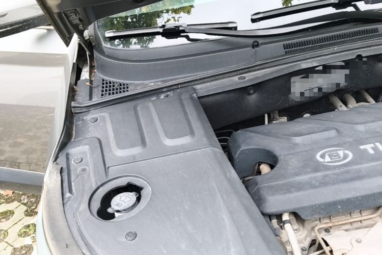 Used Baojun 530 2018 1.5T DCT Flagship Version China V Emission Standard Engine Bay Right