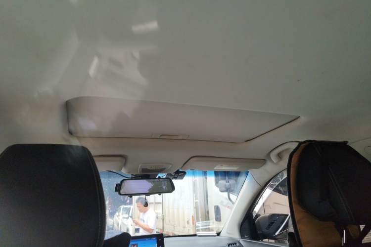 Used Baojun 530 2018 1.5T Manual Luxury Version National V Headliner
