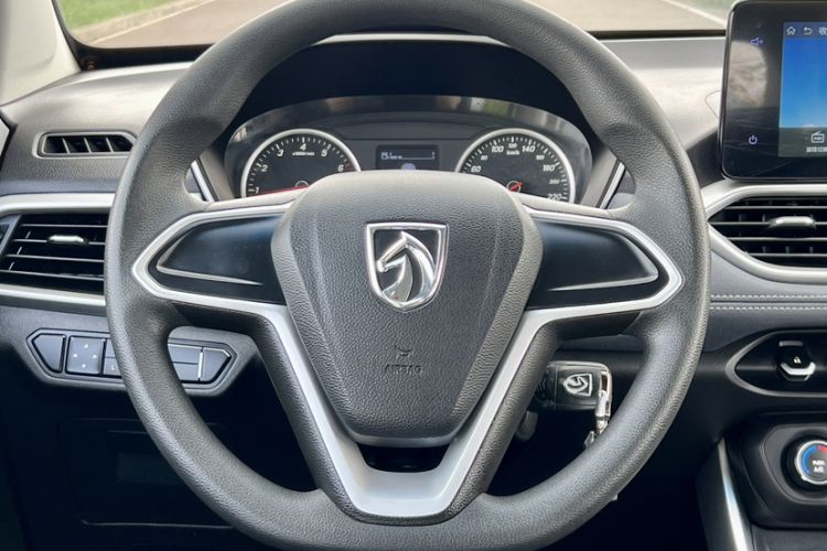 Used Baojun 530 2018 1.5T Manual Elite Version China V Interior 3