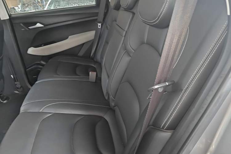Used Baojun 530 2018 1.5T DCT Flagship Version China V Emission Standard Left Rear Seat