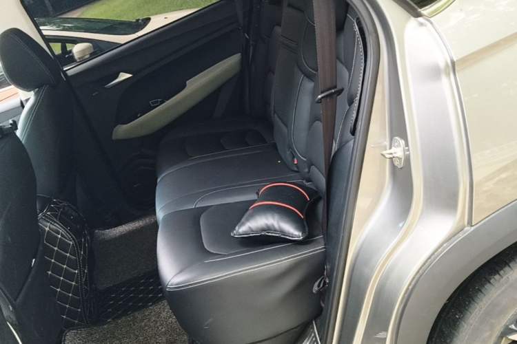 Used Baojun 530 2018 1.5T DCT Flagship Version China V Emission Standard Left Rear Seat