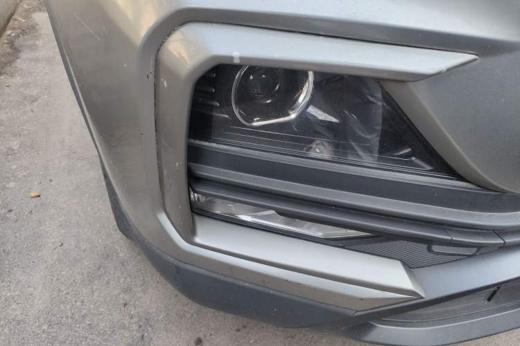 Used Baojun 530 2018 1.5T Manual Comfort Version China V Right Front Headlight