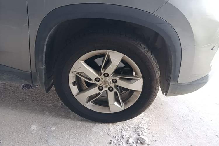 Used Baojun 530 2018 1.5T DCT Luxury Model China V Right Front Wheel Hub