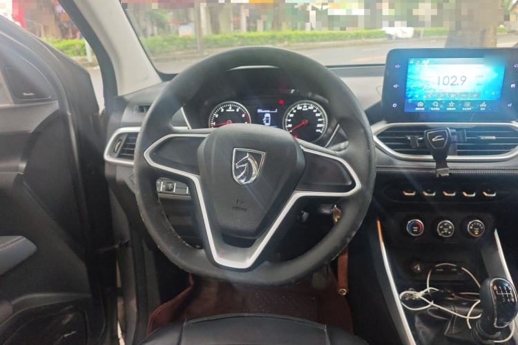 Used Baojun 530 2018 1.5T Manual Elite Version China V Steering Wheel