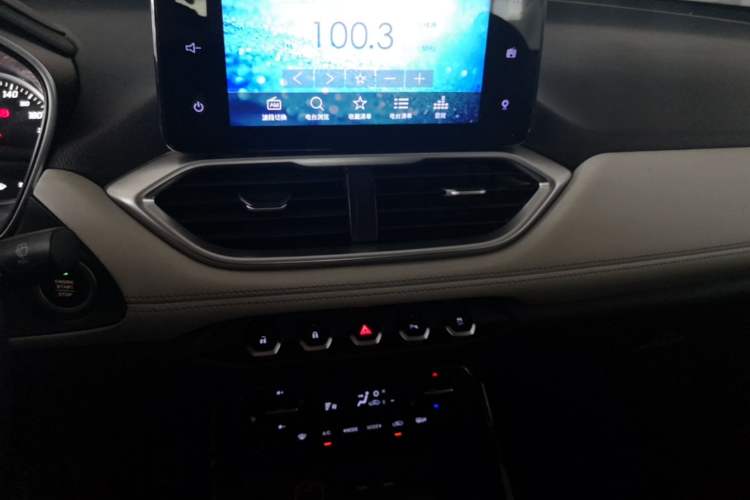 Used Baojun 530 2018 1.5T DCT Flagship Version China V Emission Standard Audio And AC Panel