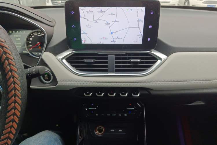Used Baojun 530 2018 1.5T Manual Prestige Version China V Audio And AC Panel