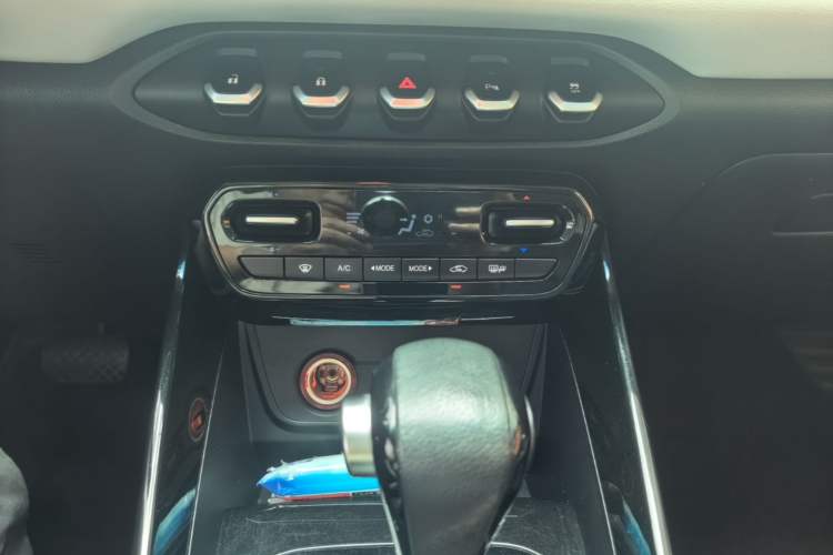 Used Baojun 530 2018 1.5T DCT Flagship Version China V Emission Standard Audio And AC Panel