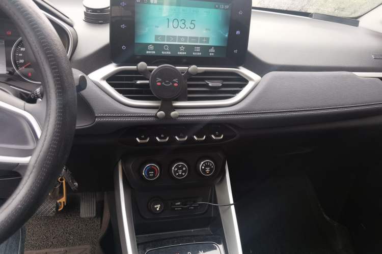 Used Baojun 530 2018 1.8L Automatic Elite Version China V Emission Standard Audio And AC Panel