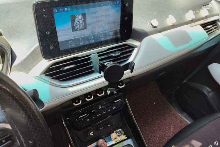 Used Baojun 530 2018 1.5T Manual Prestige Version China V Audio And AC Panel