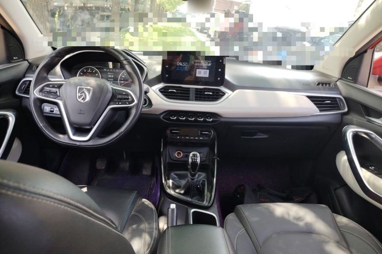 Used Baojun 530 2018 1.5T Manual Prestige Version China V Center Console