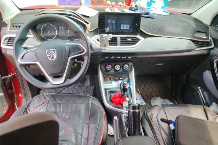 Used Baojun 530 2018 1.5T Manual Elite Version China V Center Console