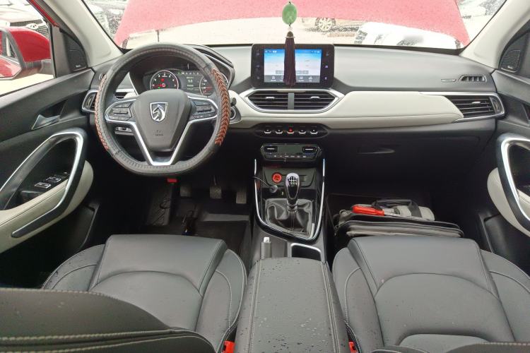 Used Baojun 530 2018 1.5T Manual Prestige Version China V Center Console