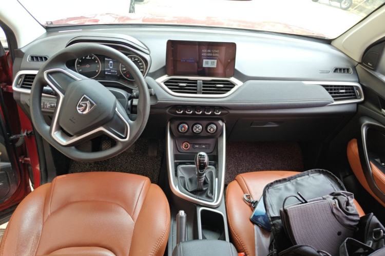 Used Baojun 530 2018 1.5T Manual Elite Version China V Center Console