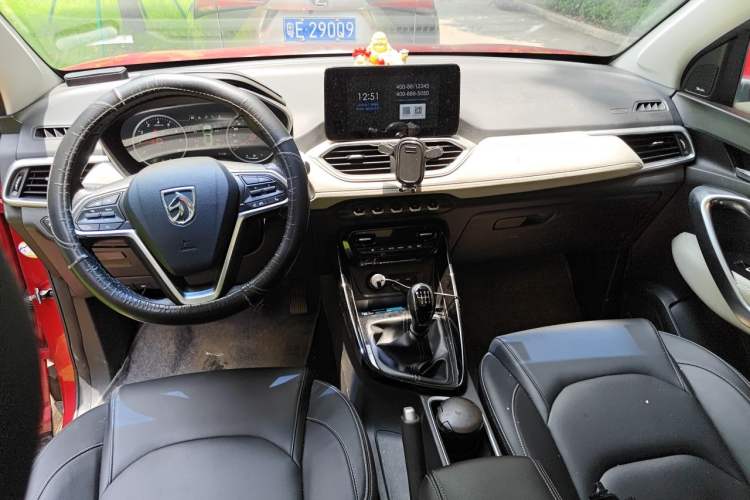 Used Baojun 530 2018 1.5T Manual Prestige Version China V Center Console