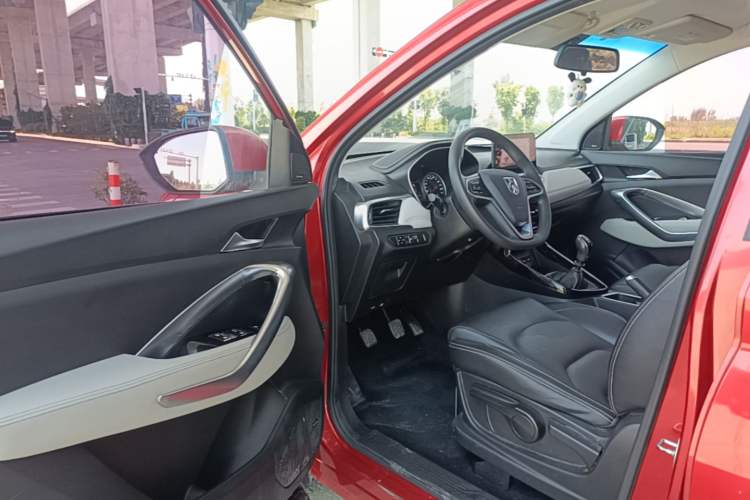 Used Baojun 530 2018 1.5T Manual Luxury Version National V Driver Seat