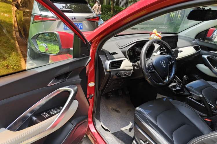 Used Baojun 530 2018 1.5T Manual Prestige Version China V Driver Seat