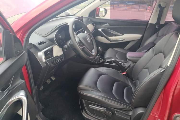 Used Baojun 530 2018 1.5T Manual Luxury Version National V Driver Seat