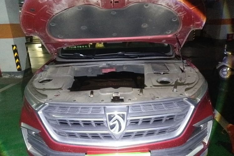 Used Baojun 530 2018 1.5T DCT Flagship Version China V Emission Standard Engine Bay