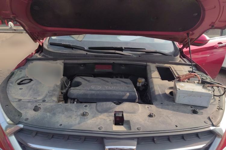 Used Baojun 530 2018 1.5T DCT Flagship Version China V Emission Standard Engine Bay