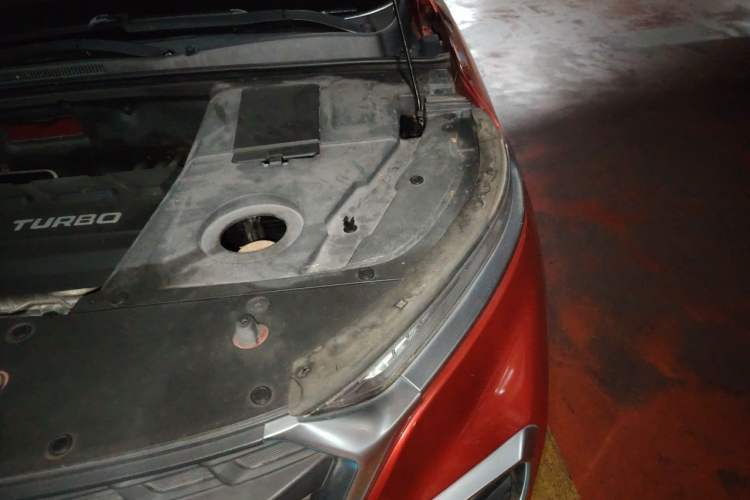 Used Baojun 530 2018 1.5T DCT Flagship Version China V Emission Standard Engine Bay Left