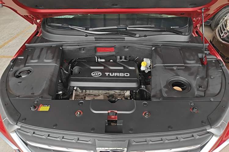 Used Baojun 530 2018 1.5T DCT Flagship Version China V Emission Standard Engine Bay