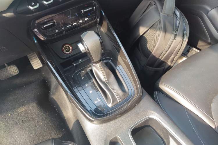 Used Baojun 530 2018 1.5T DCT Flagship Version China V Emission Standard Gear Lever