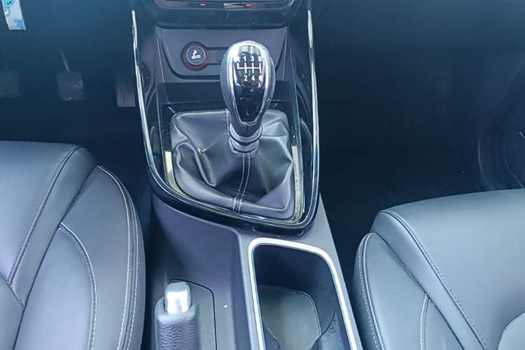 Used Baojun 530 2018 1.5T Manual Luxury Version National V Gear Lever