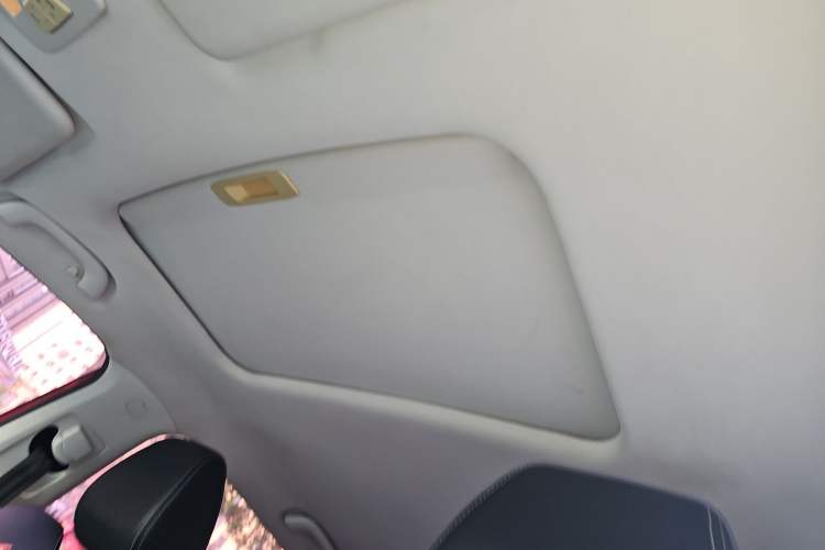 Used Baojun 530 2018 1.5T Manual Luxury Version National V Headliner