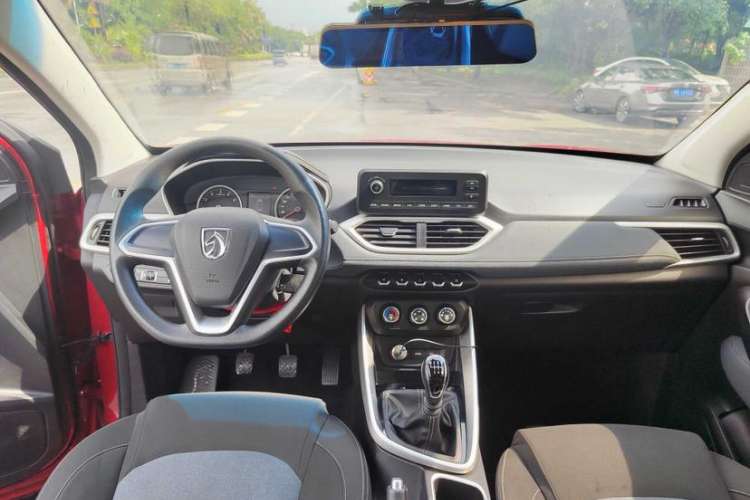 Used Baojun 530 2018 1.5T Manual Comfort Version China V Interior 1