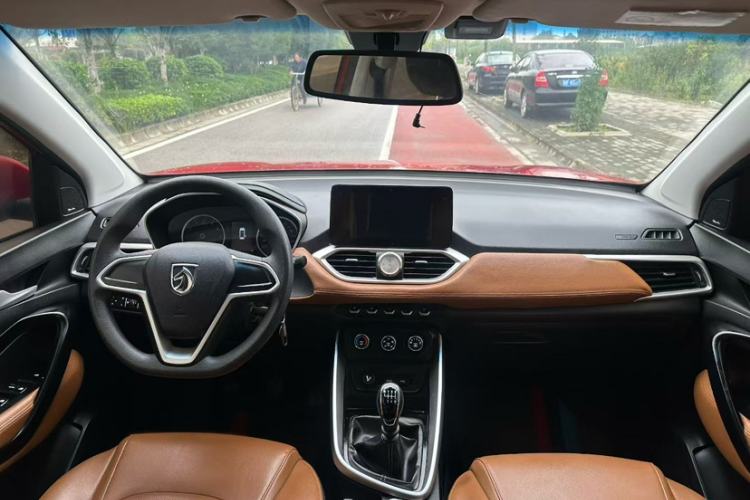 Used Baojun 530 2018 1.5T Manual Elite Version China V Interior 1