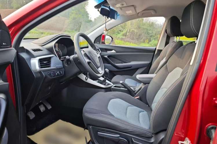 Used Baojun 530 2018 1.5T Manual Elite Version China V Interior 1