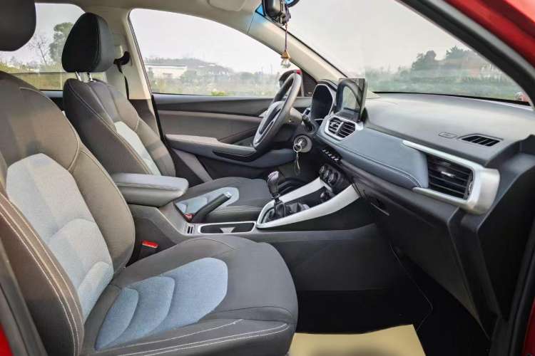 Used Baojun 530 2018 1.5T Manual Elite Version China V Interior 6
