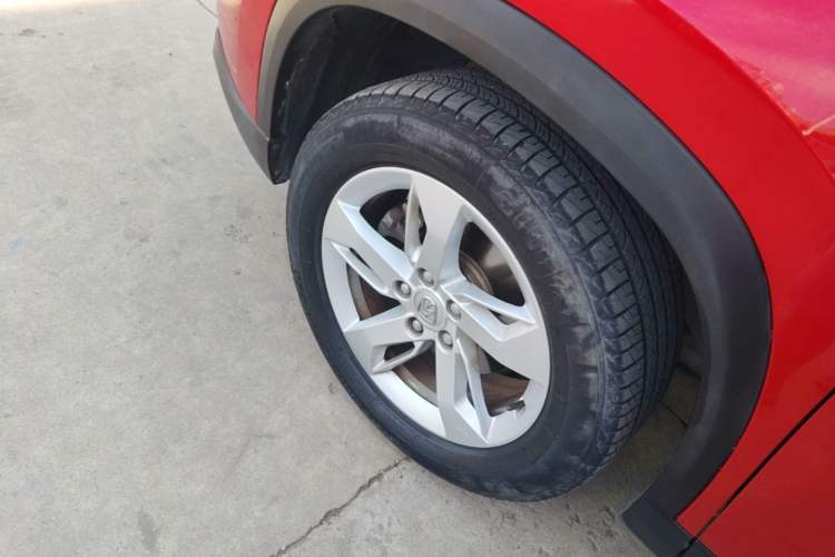 Used Baojun 530 2018 1.8L Automatic Luxury Version China V Left Front Wheel Hub