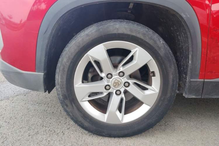 Used Baojun 530 2018 1.5T Manual Luxury Version National V Left Front Wheel Hub