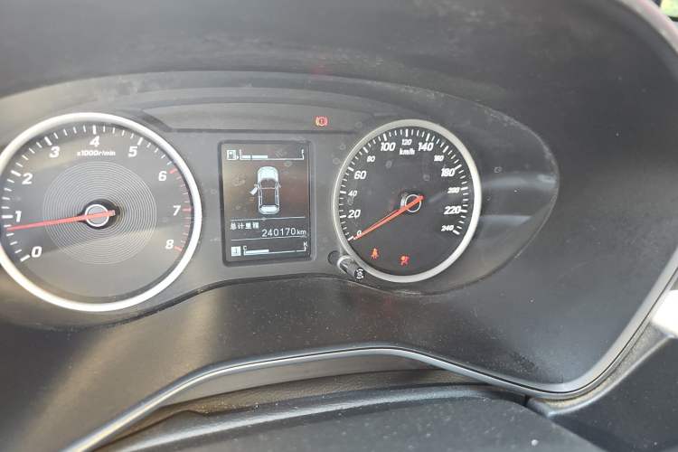 Used Baojun 530 2018 1.5T Manual Luxury Version National V Odometer Close Up