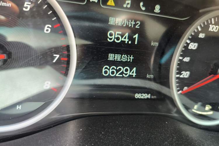Used Baojun 530 2018 1.5T Manual Prestige Version China V Odometer Close Up