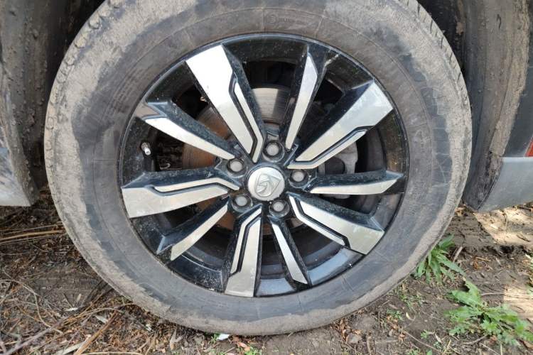 Used Baojun 530 2018 1.5T Manual Prestige Version China V Right Front Wheel Hub