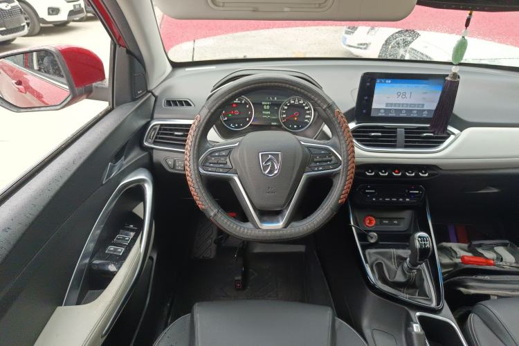 Used Baojun 530 2018 1.5T Manual Prestige Version China V Steering Wheel