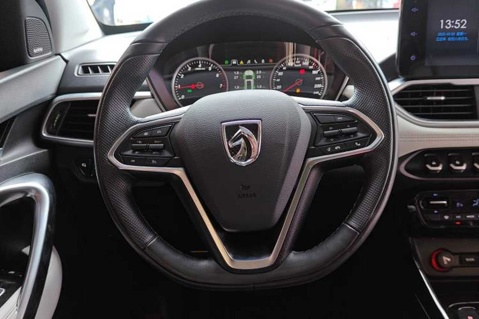 Used Baojun 530 2018 1.5T DCT Flagship Version China V Emission Standard Steering Wheel