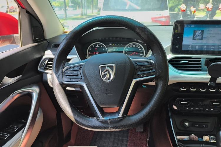 Used Baojun 530 2018 1.5T Manual Prestige Version China V Steering Wheel