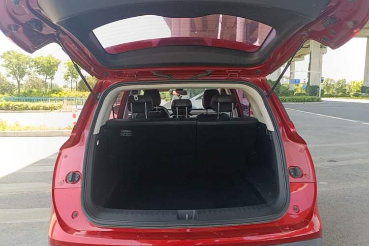 Used Baojun 530 2018 1.5T Manual Luxury Version National V Trunk