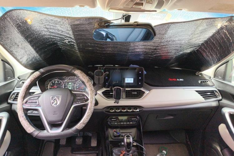 Used Baojun 530 2018 1.5T Manual Prestige Version China V Center Console