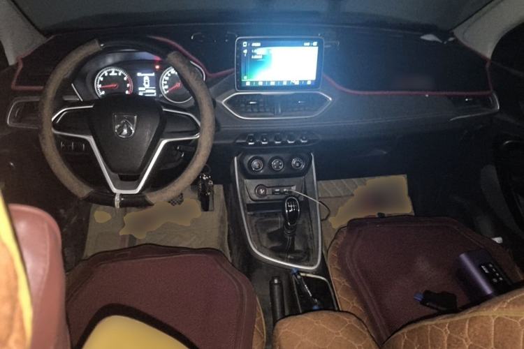 Used Baojun 530 2018 1.5T Manual Comfort Version China V Center Console
