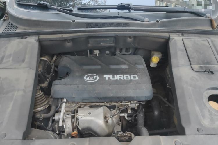 Used Baojun 530 2018 1.5T DCT Flagship Version China V Emission Standard Engine Bay