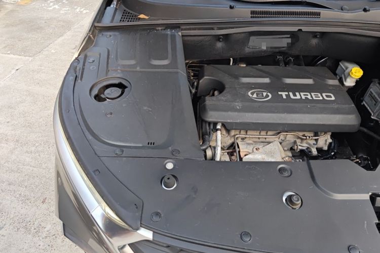 Used Baojun 530 2018 1.5T DCT Flagship Version China V Emission Standard Engine Bay Right
