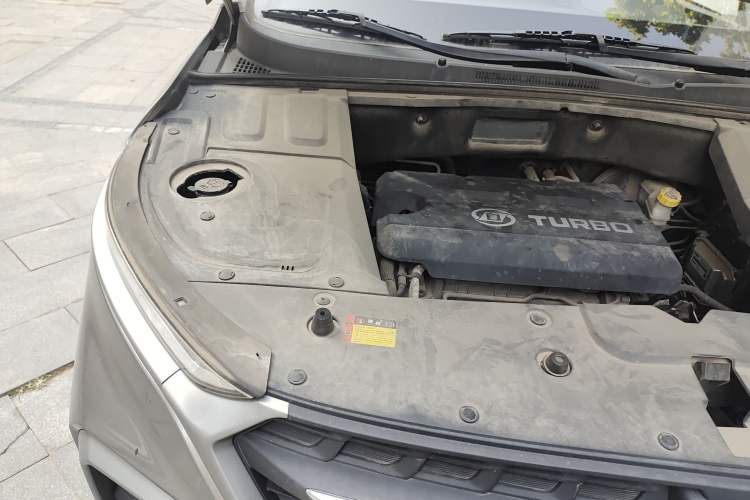 Used Baojun 530 2018 1.5T Manual Comfort Version China V Engine Bay Right