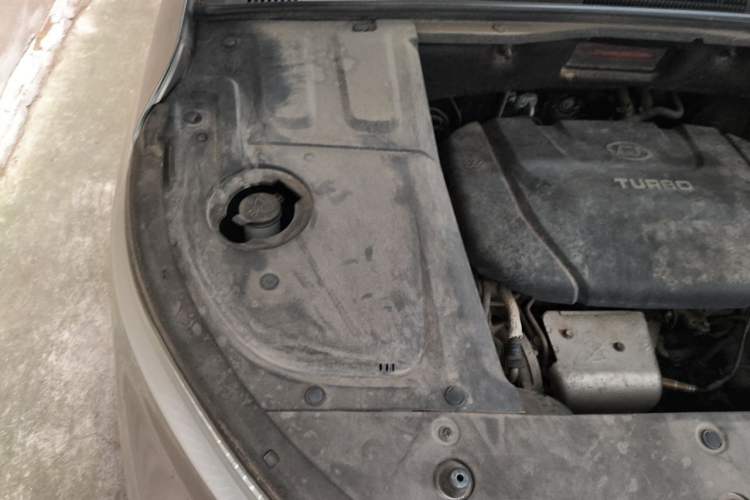 Used Baojun 530 2018 1.5T DCT Flagship Version China V Emission Standard Engine Bay Right